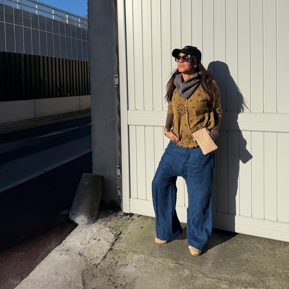 Kutjen Women's Brown Sweater - Picture 9 of 11